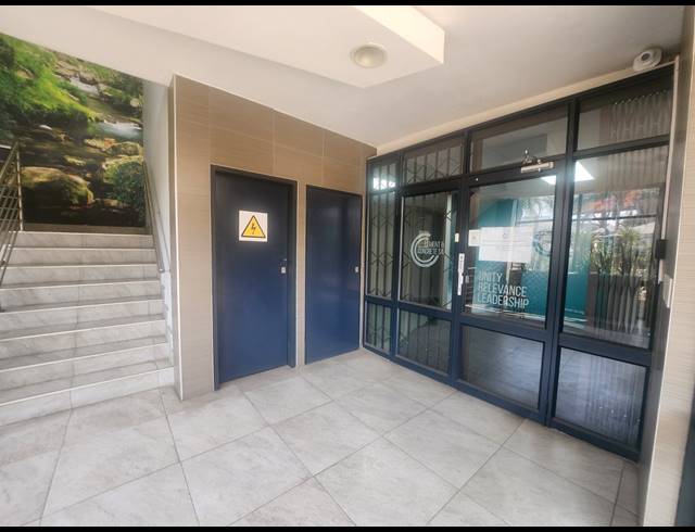 70M² OFFICE TO LET IN VORNA VALLEY